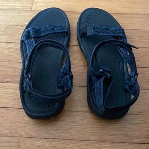 New in Box Tera Men’s Sandals size 10M